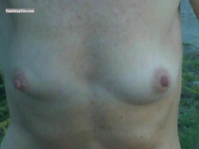 Tit Flash: Very Small Tits - Lisa Lou from United States